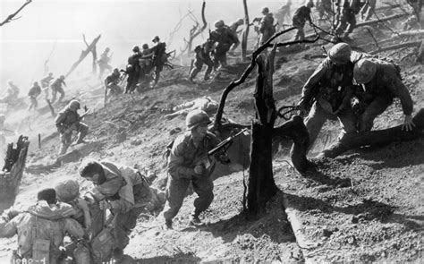 Hamburger Hill - A Riveting War Epic Steeped in Brutality and Camaraderie!